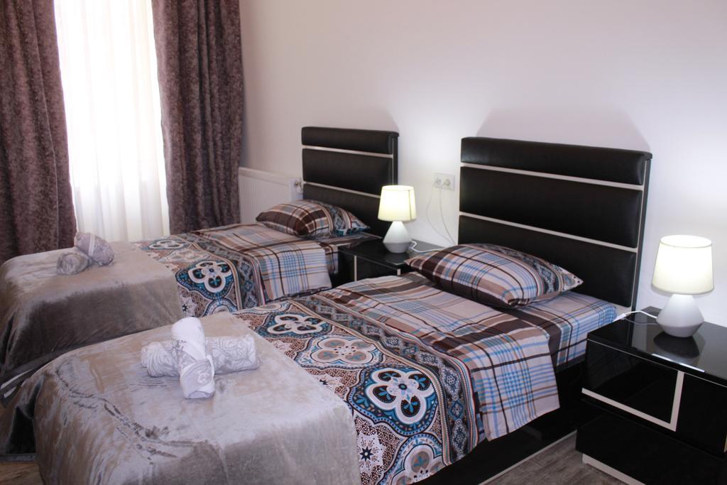 Cozy Apartment In Real Heart Of Old Тбилиси Екстериор снимка